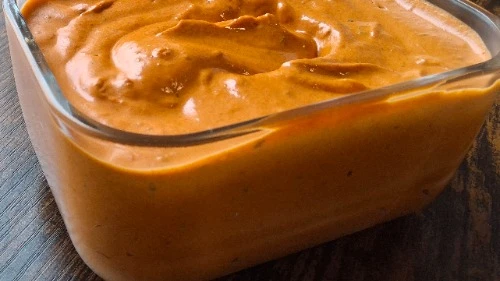 Tomaten-Paprika-Butter